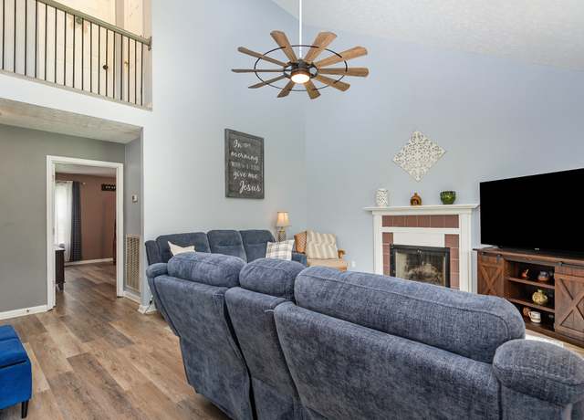 Property at 110 Earline Dr, Hendersonville, TN 37075, 4 beds, 3.5 baths