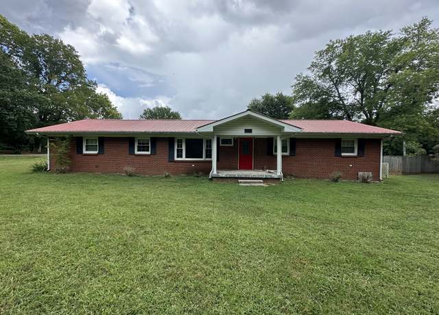 Property at 112 Mccloud Ln, Portland, TN 37148, 3 beds, 2 baths