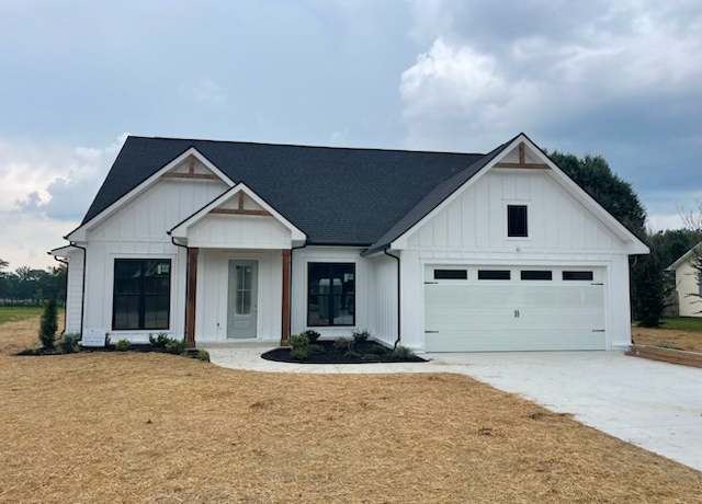 Property at 189 Strawberry Rdg, Manchester, TN 37355, 4 beds, 2 baths