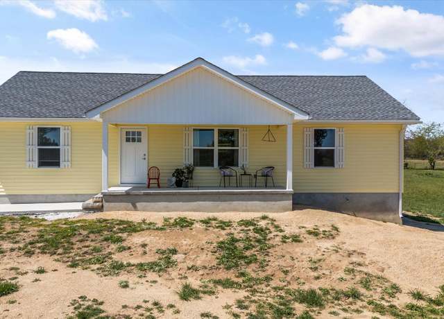 Property at 1429 Lawson Rd, Crossville, TN 38571, 3 beds, 2 baths