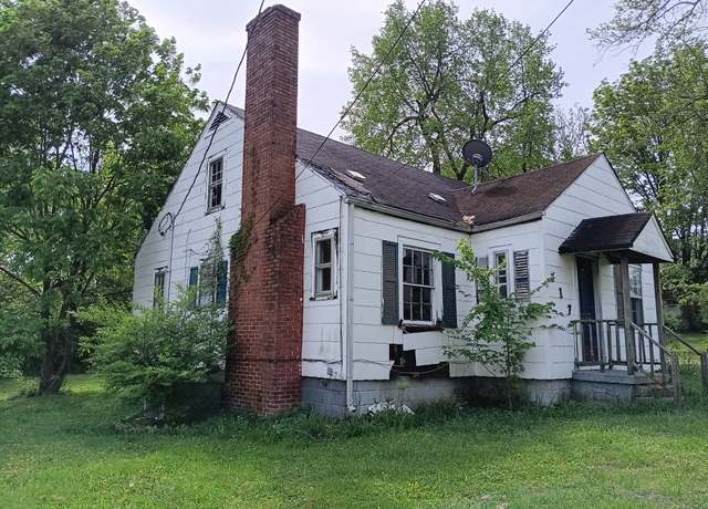 Property at 117 W End Ave N, Lewisburg, TN 37091, 3 beds, 1.5 baths