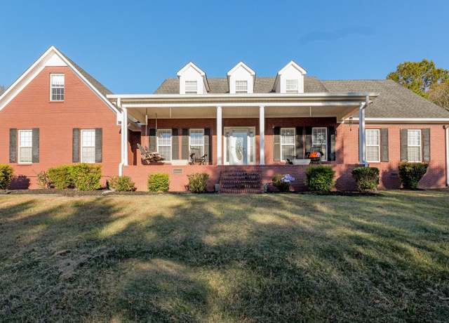 Property at 575 Haywood Rd, Pulaski, TN 38478, 3 beds, 2.5 baths