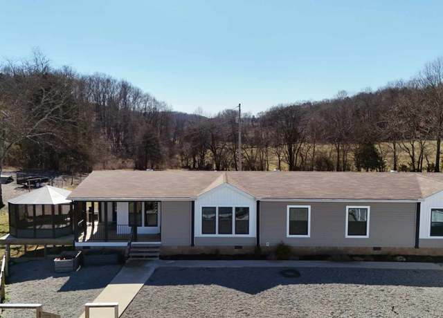 Property at 2695 Leslie Rd, Burkesville, KY 42717, 4 beds, 2.5 baths