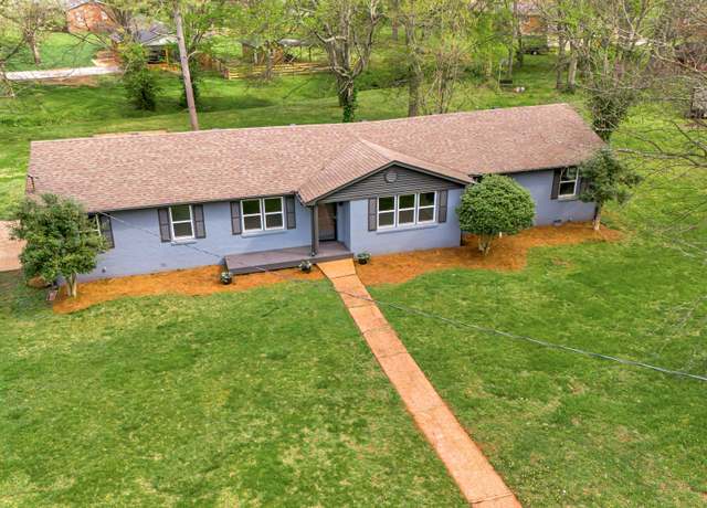 Property at 712 Pleasantwood Dr, Mount Pleasant, TN 38474, 3 beds, 2 baths