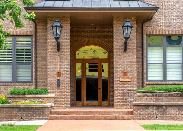 Property at 445 W Blount Ave #213, Knoxville, TN 37920, 2 beds, 2 baths