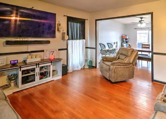 Property at 129 Bagsby Hill Ln, Dover, TN 37058, 3 beds, 2 baths