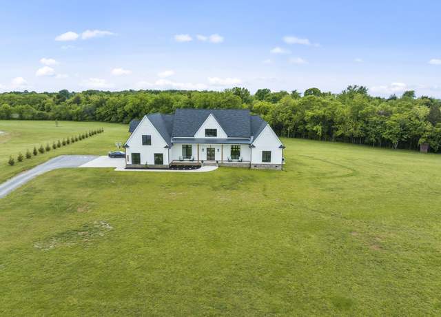 Property at 3373 Midland Acres Dr, Bell Buckle, TN 37020, 4 beds, 2.5 baths