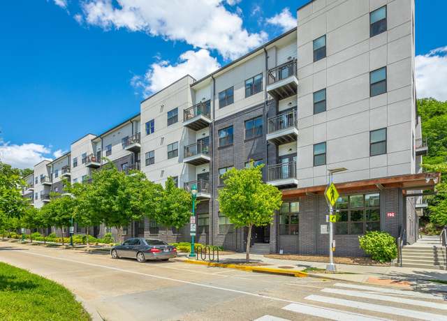 Property at 782 Riverfront Pkwy #216, Chattanooga, TN 37402, 2 beds, 2 baths