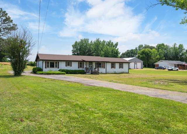 Property at 300 Buena Vista Rd, Huntingdon, TN 38344, 3 beds, 2 baths