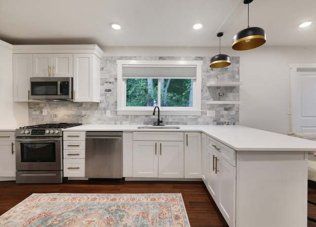 Property at 325 Pullen Ave, Nashville, TN 37207, 3 beds, 2 baths