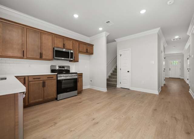 Property at 504 Rohan Dr, Murfreesboro, TN 37129, 3 beds, 2.5 baths