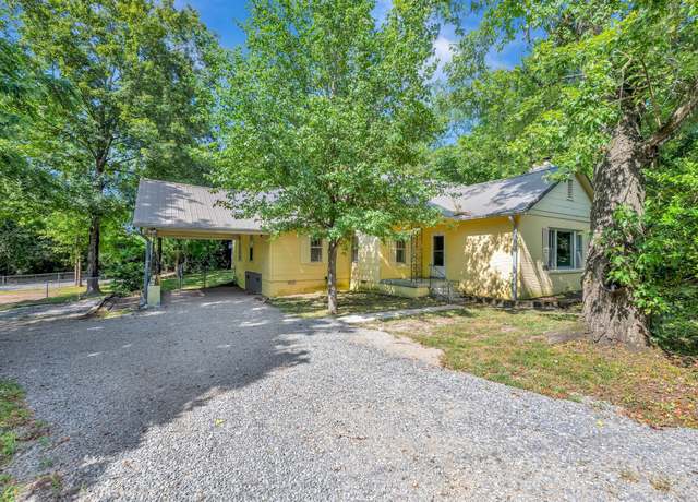 Property at 313 W Kingston Springs Rd, Kingston Springs, TN 37082, 3 beds, 1 bath
