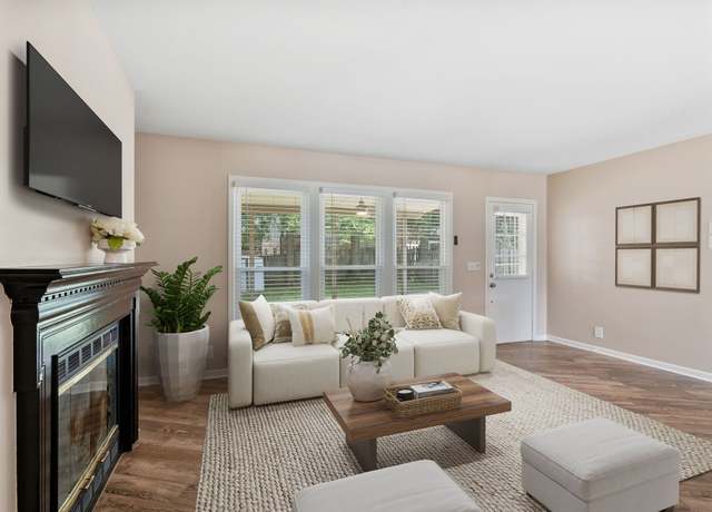 Property at 3446 Marlborough Ave, Nashville, TN 37212, 2 beds, 1.5 baths
