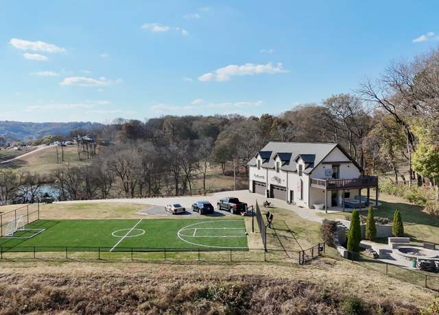 Property at 7990 Poplar Creek Rd, Nashville, TN 37221, 3 beds, 3 baths