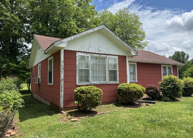 Property at 216 Wyatt St N, Bruceton, TN 38317, 3 beds, 1 bath