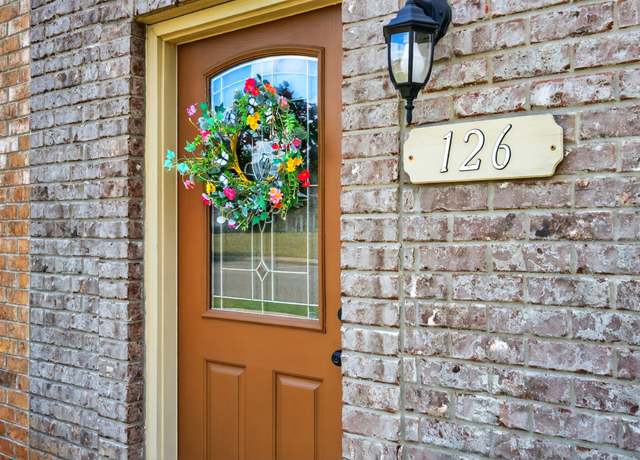 Property at 126 Turn Row Dr, Clarksville, TN 37043, 2 beds, 2 baths
