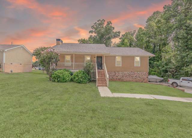 Property at 2225 Violette Dr, Soddy Daisy, TN 37379, 3 beds, 2 baths