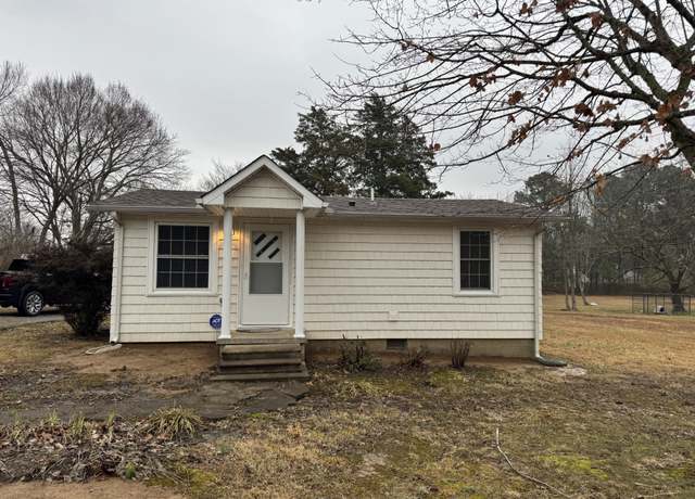 Property at 223 Excell Rd, Clarksville, TN 37043, 1 bed, 1 bath