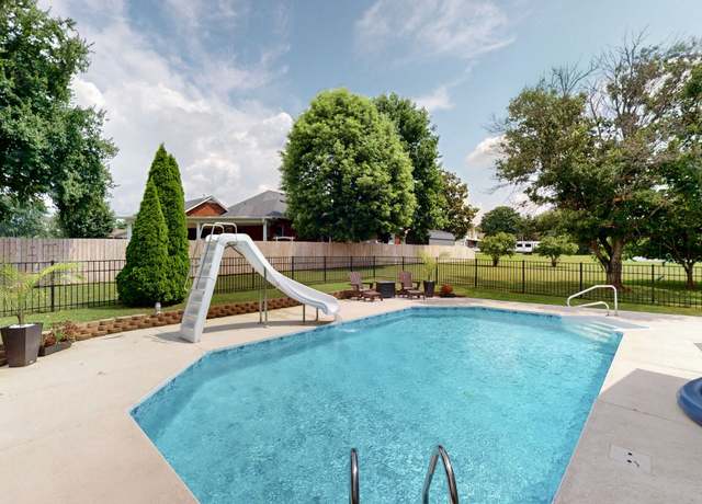 Property at 508 Redstone Dr, Gallatin, TN 37066, 3 beds, 2.5 baths