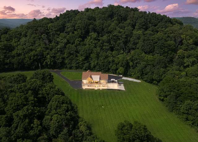 Property at 1250 Ed Seay Gregory Ln, Hartsville, TN 37074, 6 beds, 4 baths