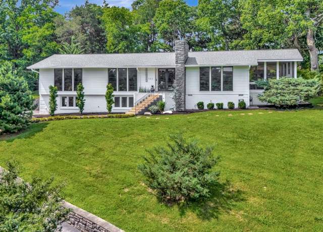 Property at 303 Mountainside Dr, Nashville, TN 37215, 3 beds, 2.5 baths