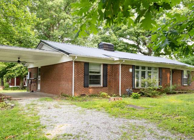 Property at 1003 Ellington Dr, Lafayette, TN 37083, 3 beds, 2 baths