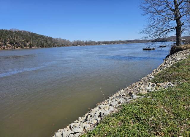 Property at 637 River Front Dr, Clifton, TN 38425