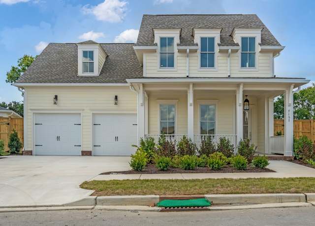 Property at 7157 Bolton St, Franklin, TN 37064, 2 beds, 3.5 baths