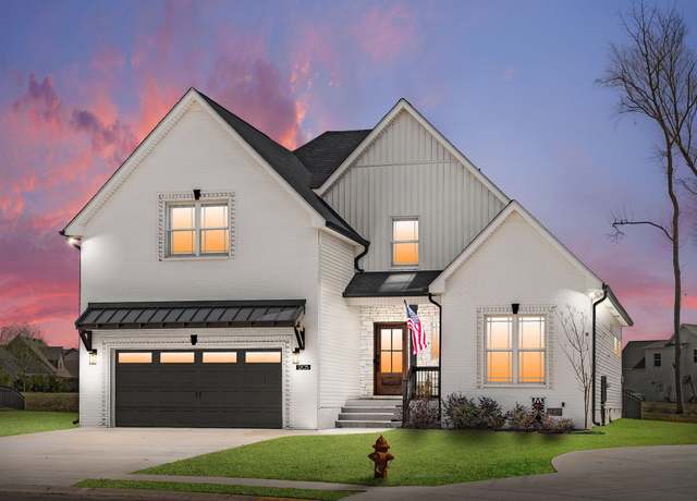 Property at 1205 Chagford Dr, Clarksville, TN 37043, 5 beds, 3 baths