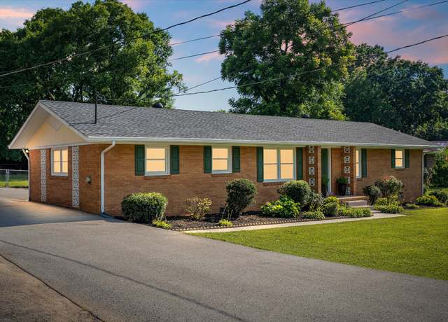Property at 1211 Taylor Pl, Murfreesboro, TN 37129, 4 beds, 2 baths