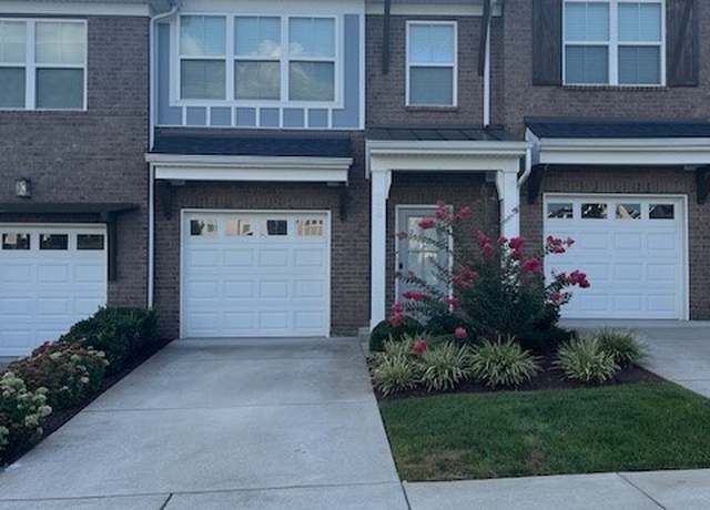 Property at 334 Banbury Dr, Gallatin, TN 37066, 3 beds, 2.5 baths