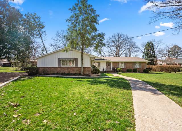 Property at 107 Lake Circle Dr, Tullahoma, TN 37388, 3 beds, 2.5 baths