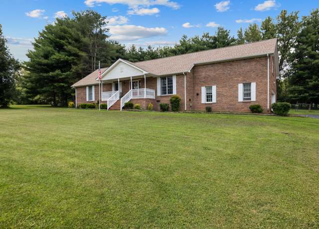 Property at 2007 New Castle Rd, Spring Hill, TN 37174, 3 beds, 2 baths