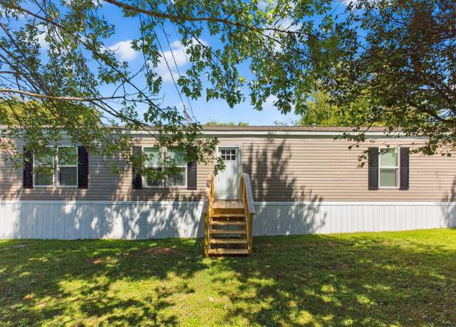 Property at 1511 Swanson Blvd, Fayetteville, TN 37334, 3 beds, 2 baths
