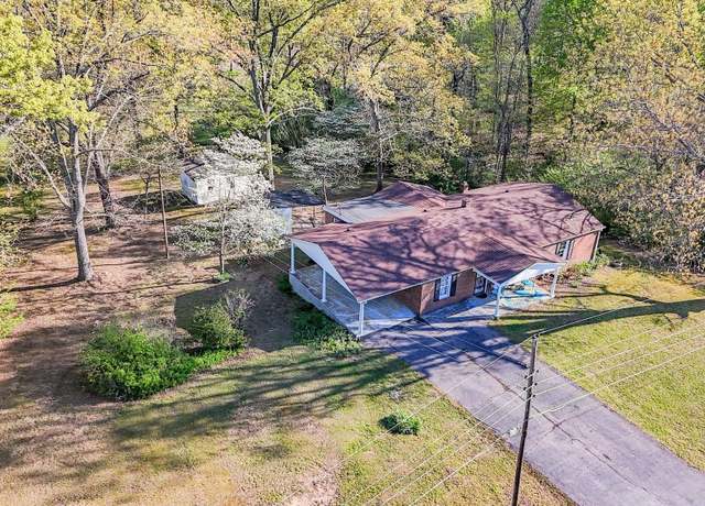 Property at 280 Blackberry Rd, Camden, TN 38320, 3 beds, 2 baths
