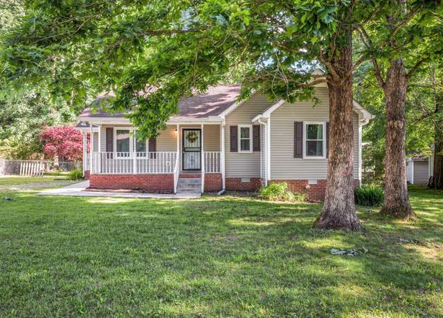 Property at 1008 Pin Oak Dr, Dickson, TN 37055, 3 beds, 2 baths