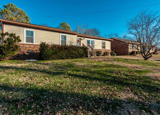 Property at 110 Hillwood Dr, Hendersonville, TN 37075, 3 beds, 2 baths