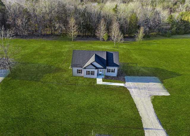 Property at 1732 Columbia Rd, Dickson, TN 37055, 3 beds, 2 baths