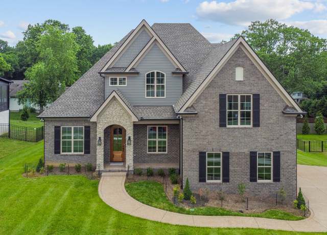 Property at 128 Scarsdale Dr S, Hendersonville, TN 37075, 4 beds, 3 baths