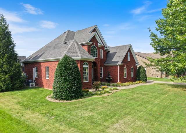 Property at 3220 Robinwood Dr, Murfreesboro, TN 37128, 4 beds, 2.5 baths