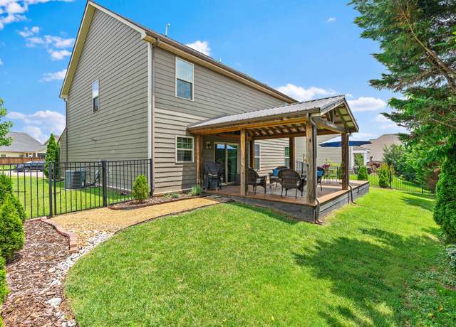 Property at 444 Heroit Dr, Spring Hill, TN 37174, 4 beds, 2.5 baths