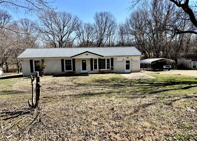 Property at 30 Peachtree St, Tennessee Ridge, TN 37178, 3 beds, 1 bath