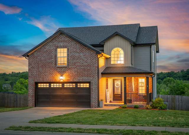 Property at 828 Crestone Ln, Clarksville, TN 37042, 3 beds, 2.5 baths