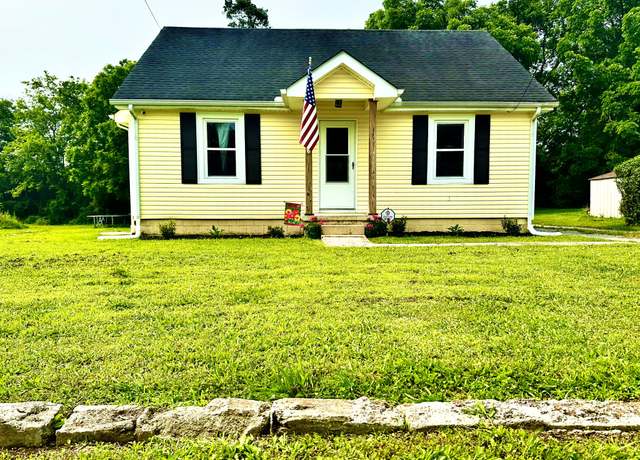 Property at 114 Collier Ave, Shelbyville, TN 37160, 3 beds, 1 bath