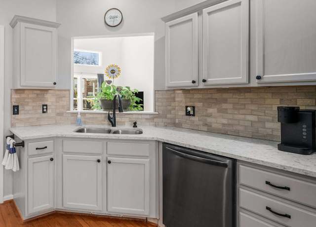 Property at 6545 Chessington Dr, Nashville, TN 37221, 4 beds, 3.5 baths
