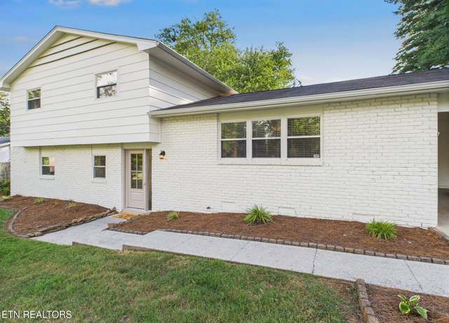 Property at 8900 Carlton Cir, Knoxville, TN 37922, 3 beds, 2 baths