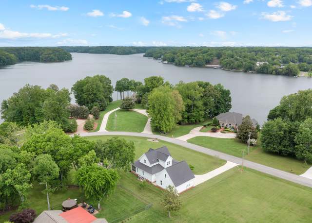 Property at 759 Bluff Dr, Winchester, TN 37398, 3 beds, 2.5 baths