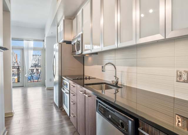 Property at 320 11th Ave S #425, Nashville, TN 37203, 1 bed, 1 bath