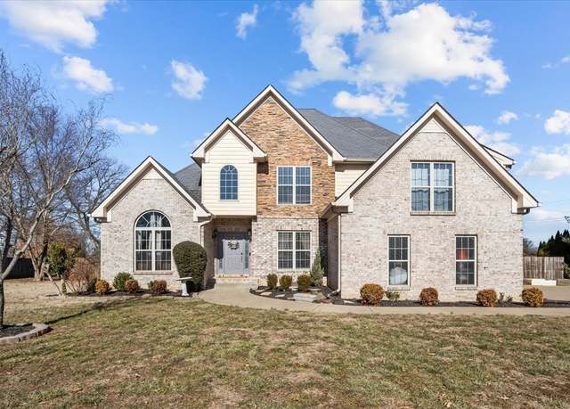 Property at 3699 Prestwicke Pl, Adams, TN 37010, 3 beds, 2.5 baths