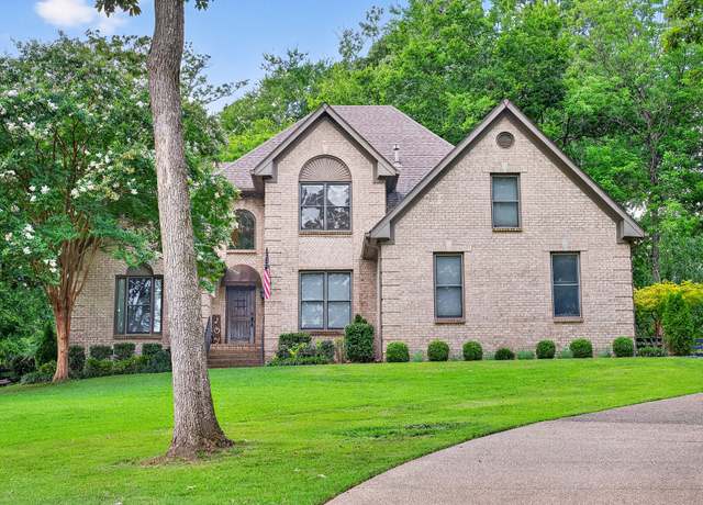 Property at 3465 Carothers Pkwy, Franklin, TN 37064, 5 beds, 3.5 baths